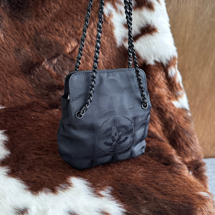 CHANEL New Travel Line Turnlock Mini Bag 🖤｜Black Nylon Jacquard × CC Turnlock × Chain Strap✨