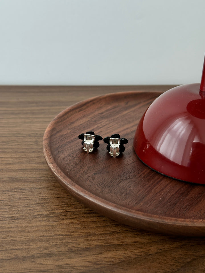 CHANEL Black Camellia Stud Earrings – Glossy Petals × Silver CC Center × Chic &amp; Playful✨