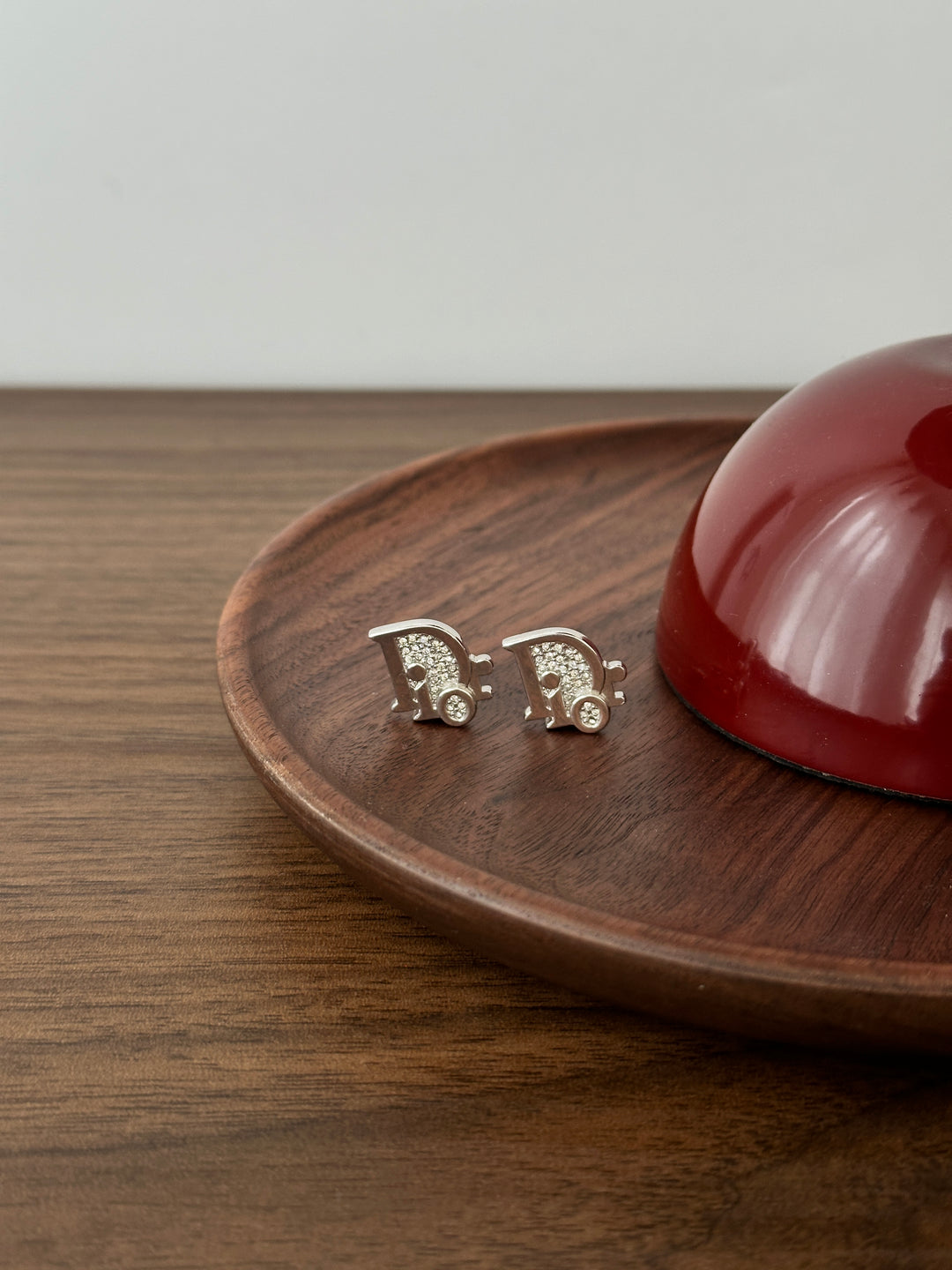 DIOR Crystal Logo Earrings – Sparkling Letter Design × Chic & Versatile ✨