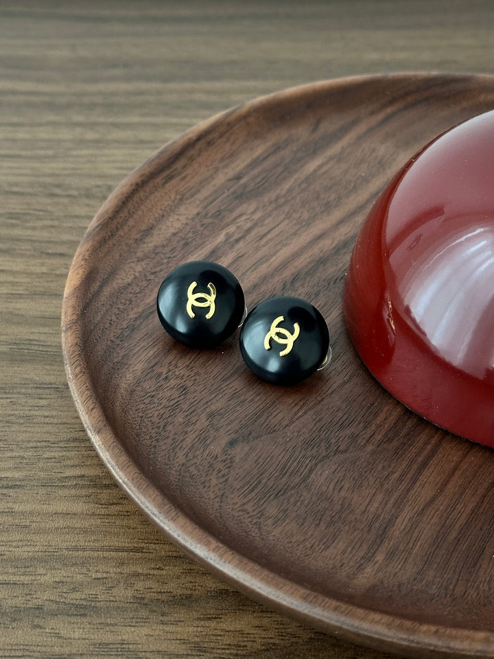 DIOR Crystal Logo Earrings – Sparkling Letter Design × Chic & Versatile ✨