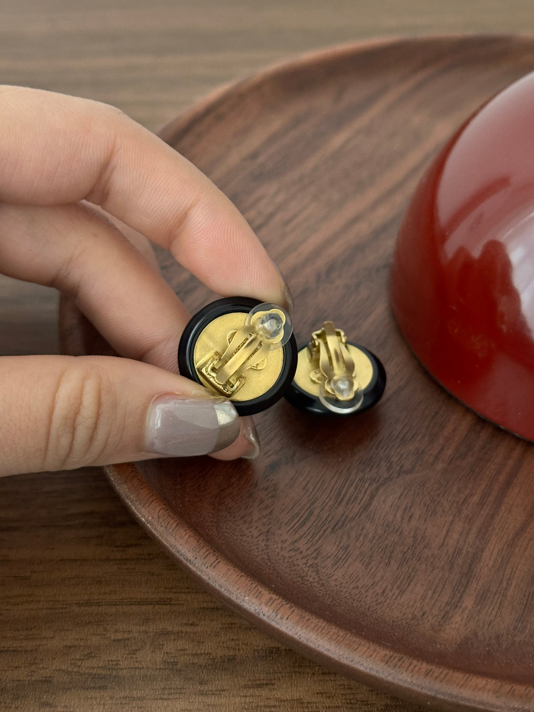 DIOR Crystal Logo Earrings – Sparkling Letter Design × Chic & Versatile ✨