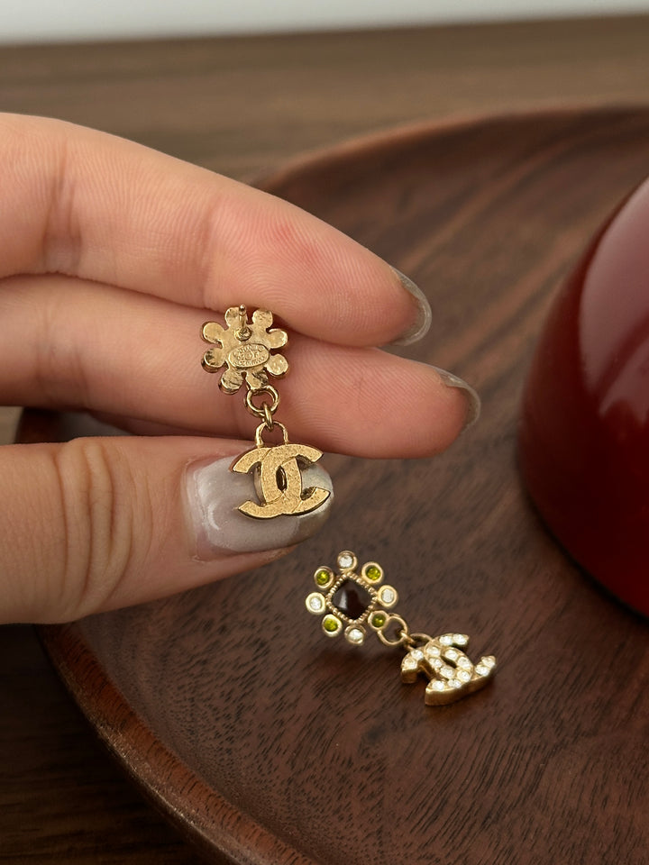 CHANEL Vintage Gem Drop Earrings – Floral Top × Crystal CC Dangle ✨