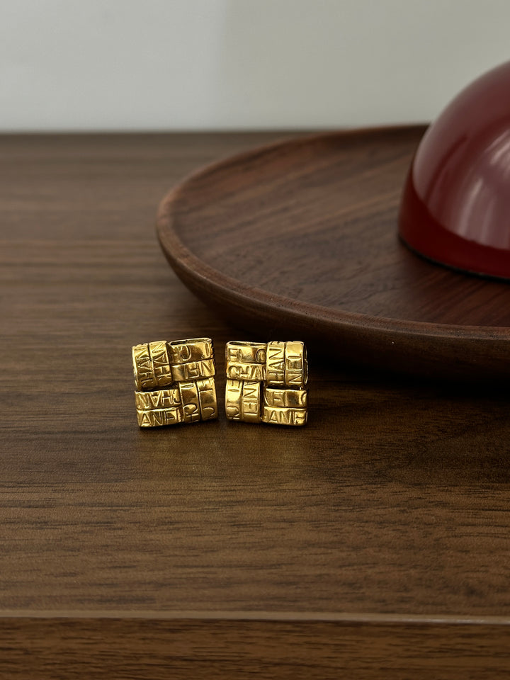 CHANEL Vintage Gold 3D Logo Earrings｜Engraved Texture × Sculptural Design × Retro Statement✨