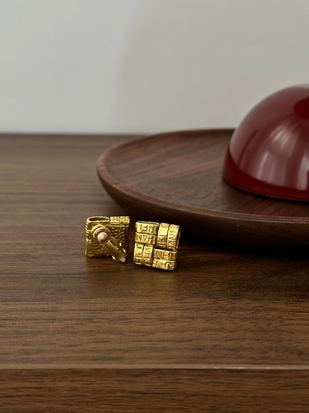 CHANEL Vintage Gold 3D Logo Earrings｜Engraved Texture × Sculptural Design × Retro Statement✨