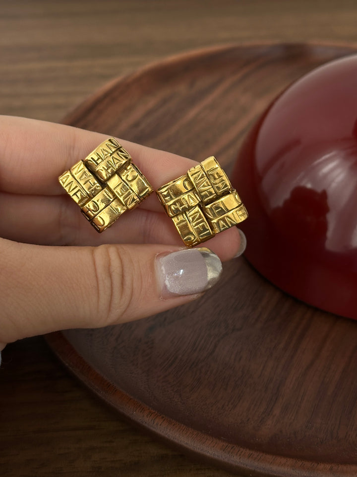 CHANEL Vintage Gold 3D Logo Earrings｜Engraved Texture × Sculptural Design × Retro Statement✨