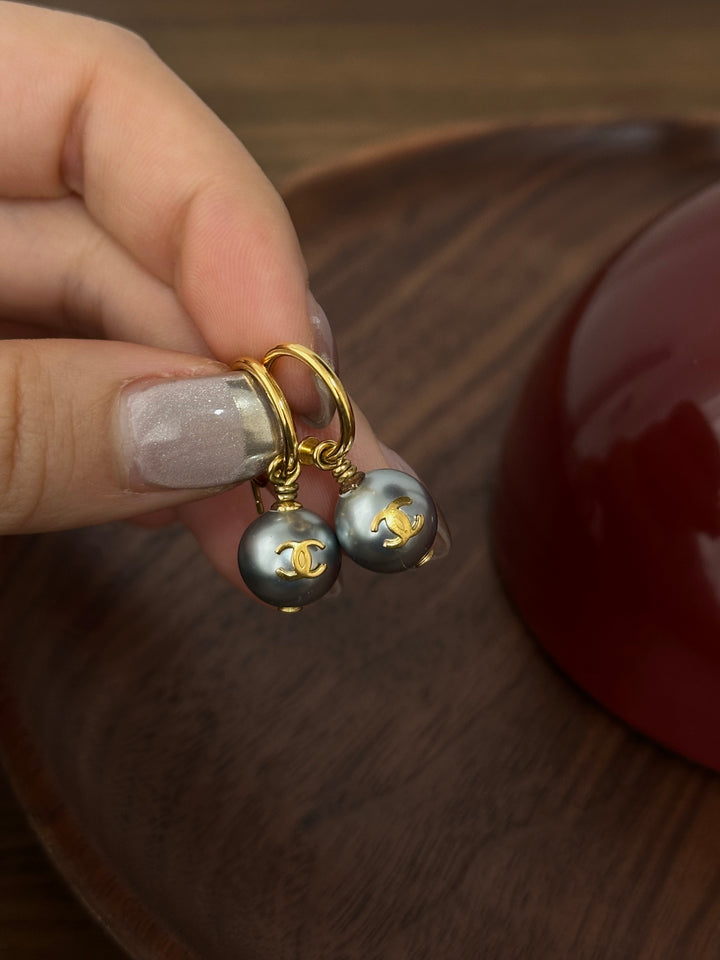 CHANEL Grey Pearl Hoop Earrings – Soft Matte Glow × Gold CC Logo Elegance ✨