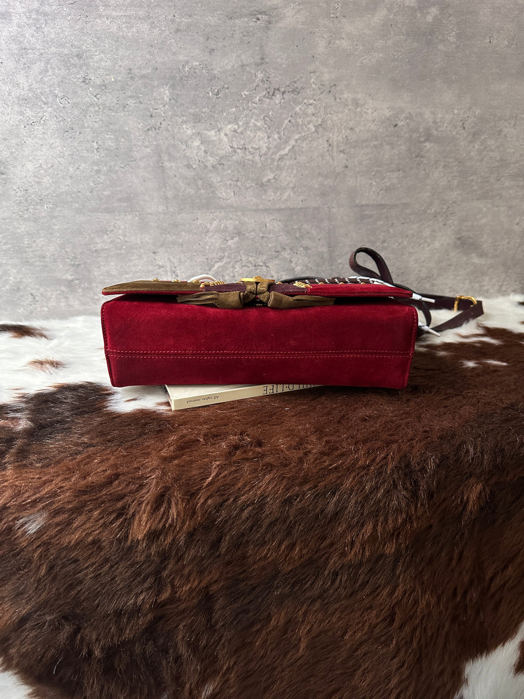 Ferragamo Patchwork Suede Crossbody ❤️💜｜Rare Vintage｜Gold Coin Closure｜Artistic Details