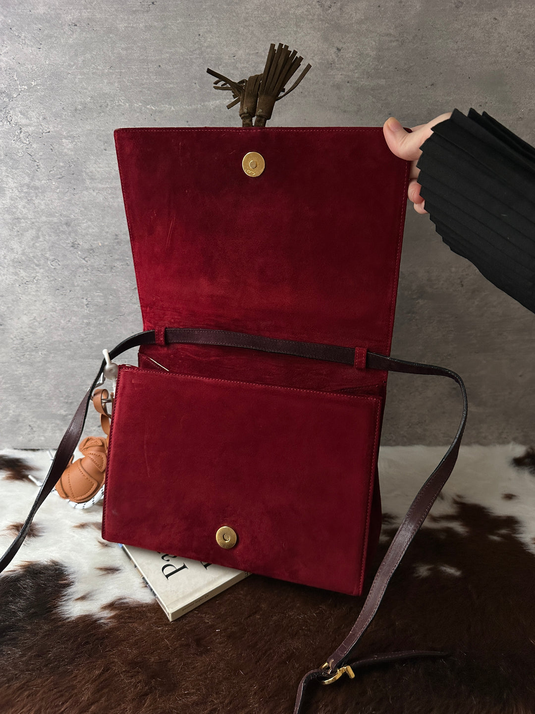 Ferragamo Patchwork Suede Crossbody ❤️💜｜Rare Vintage｜Gold Coin Closure｜Artistic Details