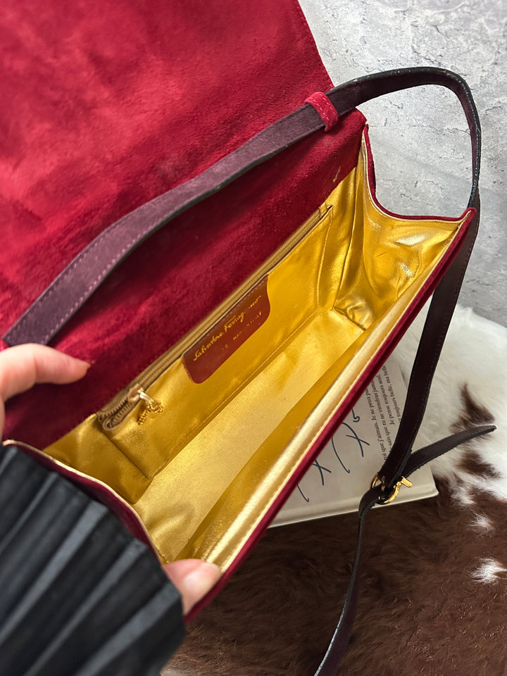 Ferragamo Patchwork Suede Crossbody ❤️💜｜Rare Vintage｜Gold Coin Closure｜Artistic Details