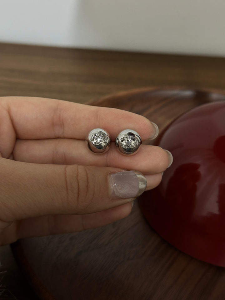 CHANEL Silver Sphere Logo Earrings – Minimal Chic × Timeless Metallic Glow ✨
