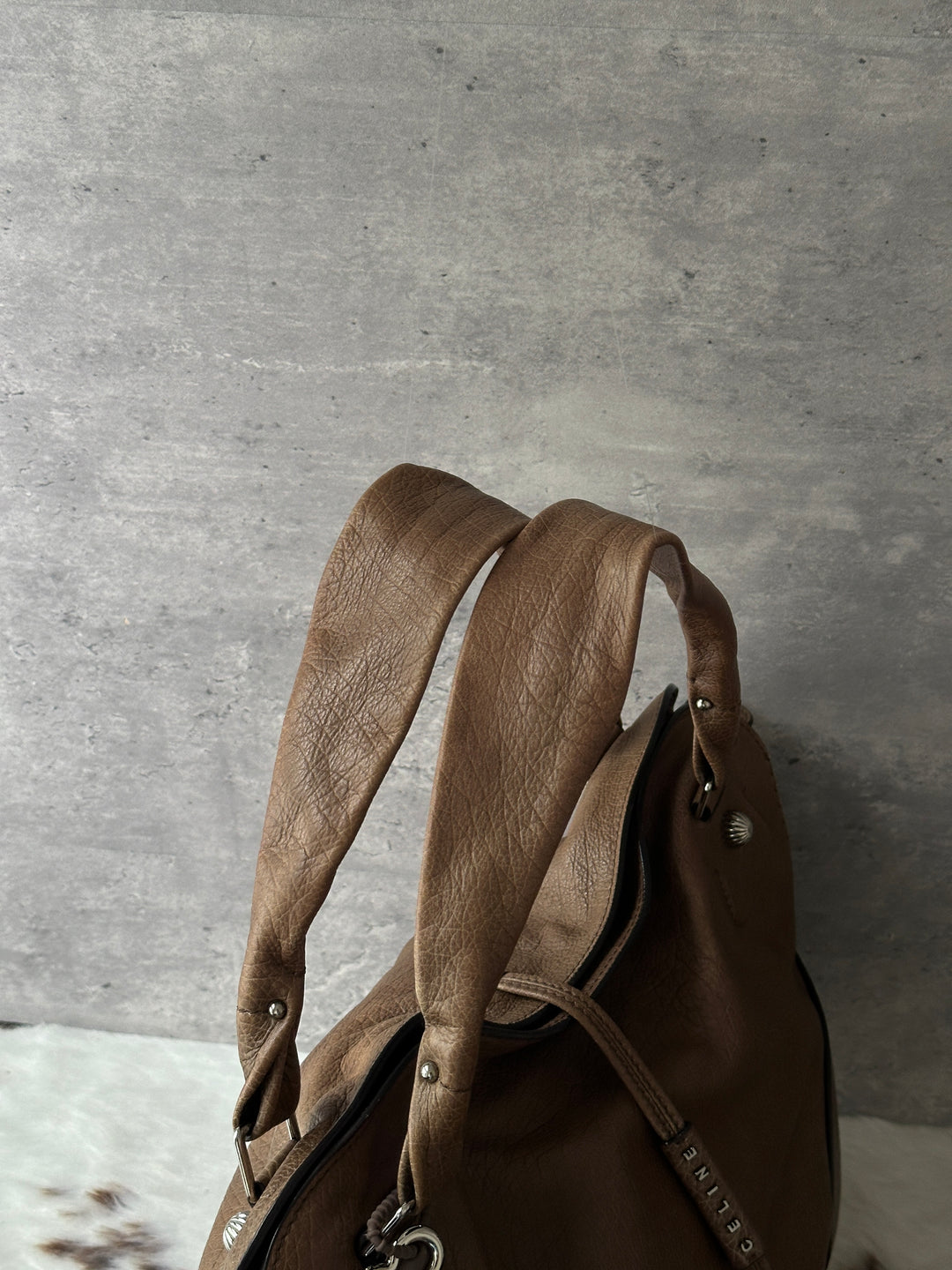 Celine Leather Horse Carriage Hobo Bag 🩶｜Soft Grained Leather｜Iconic Carriage Charm｜Everyday Spacious Design