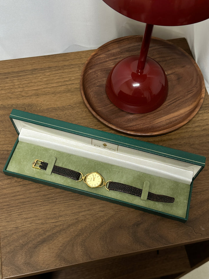 GUCCI Watch｜Vintage Gold-Tone Elegance × Slim Leather Strap × With Original Box ⌚💛