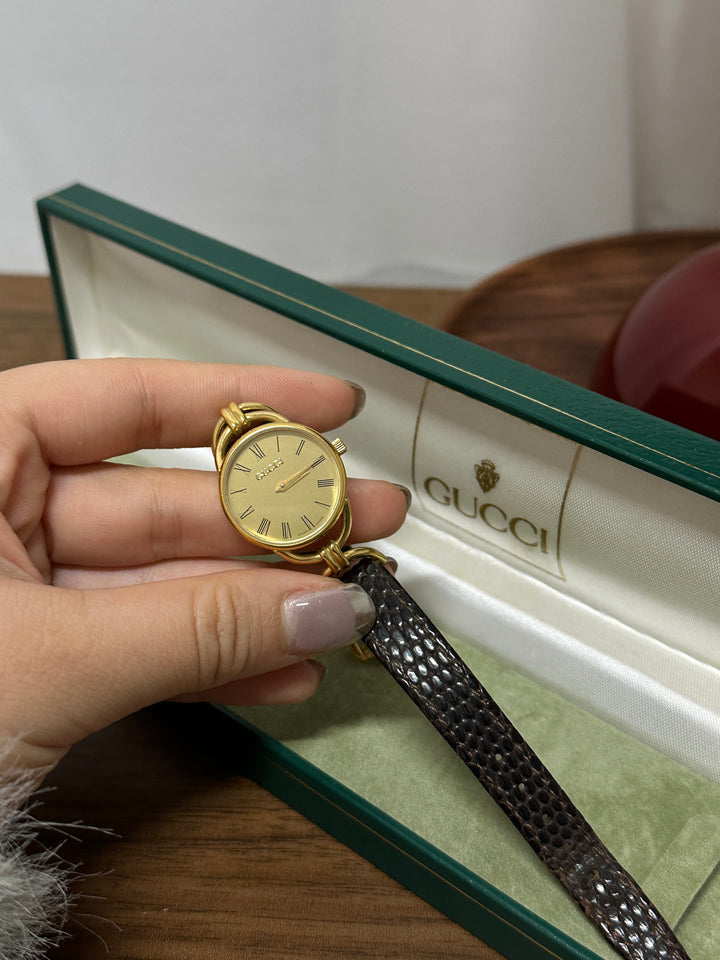GUCCI Watch｜Vintage Gold-Tone Elegance × Slim Leather Strap × With Original Box ⌚💛