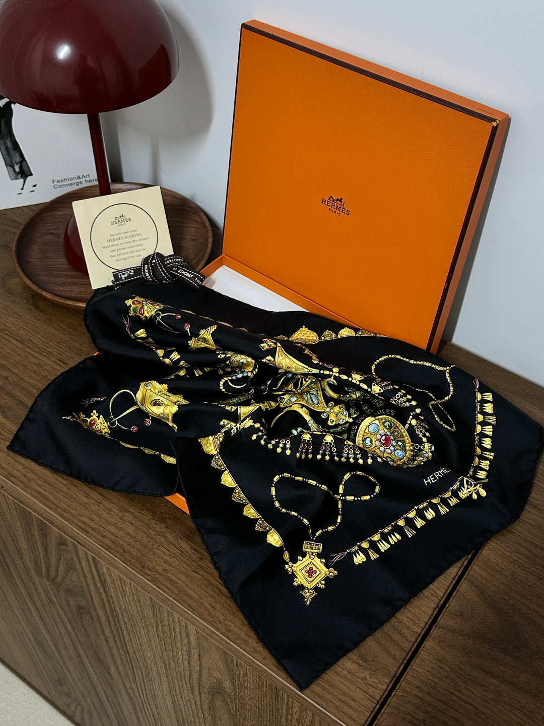 HERMÈS Silk Scarf｜Iconic Print × Luxurious Satin Sheen × Collectible Elegance ✨🖤