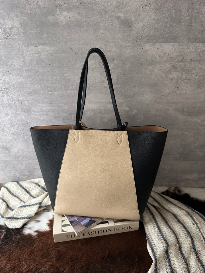 Louis Vuitton Lockme Bicolor Tote Bag 🖤｜Bicolor Calf Leather｜Statement LV Turn-Lock｜Fits A Laptop