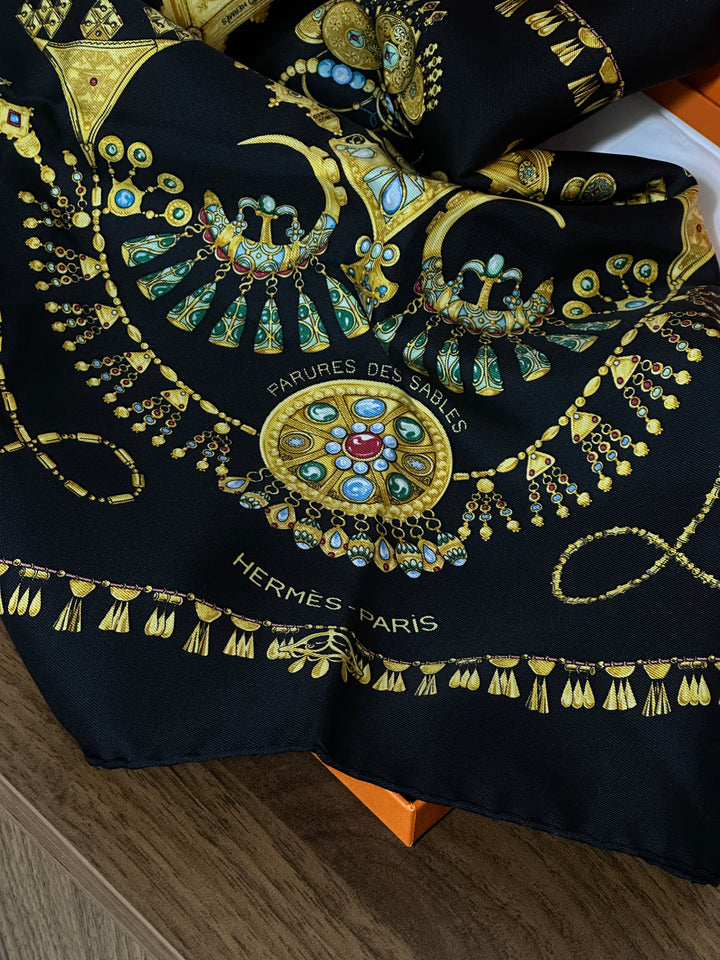 HERMÈS Silk Scarf｜Iconic Print × Luxurious Satin Sheen × Collectible Elegance ✨🖤