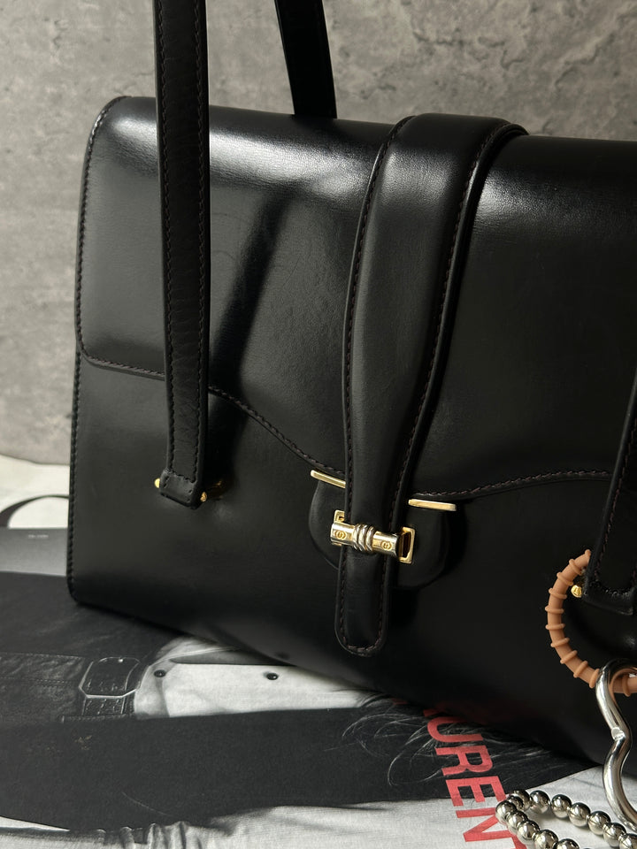 GUCCI Shoulder Bag 🖤✨｜Structured Silhouette × Minimal Gold Hardware × Long Shoulder Straps