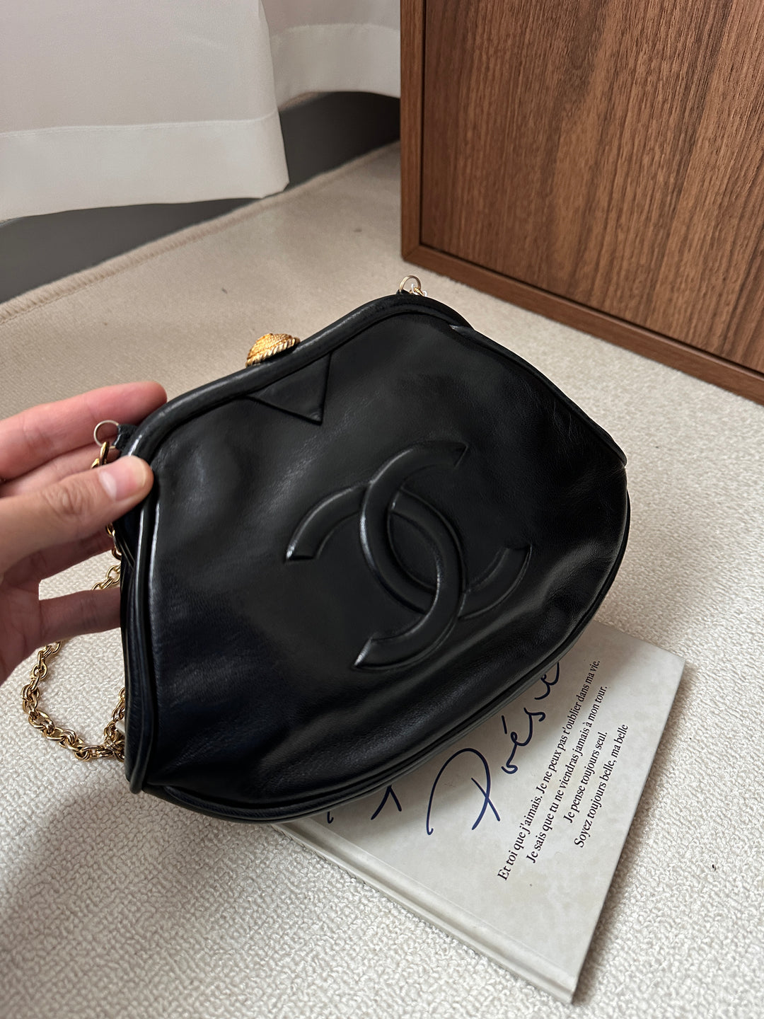 CHANEL CC Shell Kisslock Chain Bag 🖤✨ Rare Vintage Gem