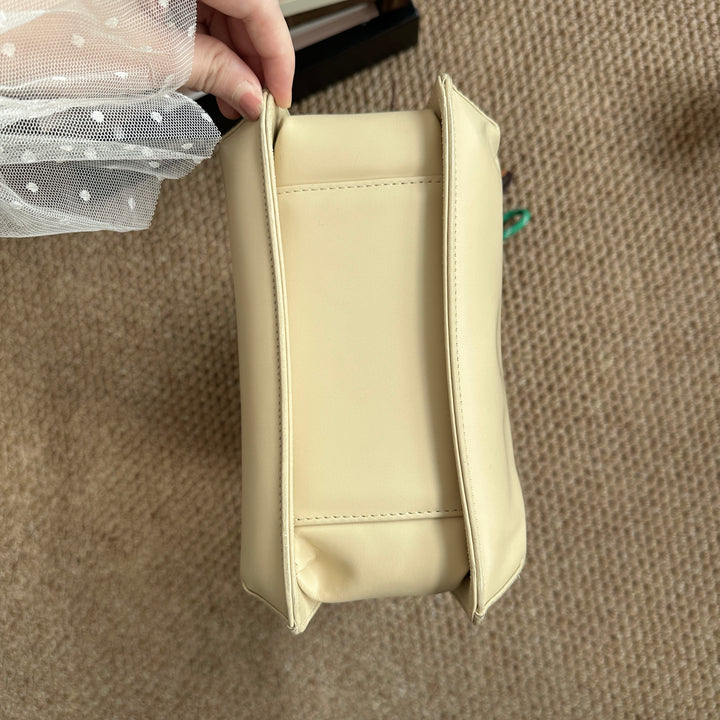 GIVENCHY Cream Leather One-Shoulder Bag 🤍｜Soft Cream Leather × Sculptural Handle × Minimal Vintage Elegance✨