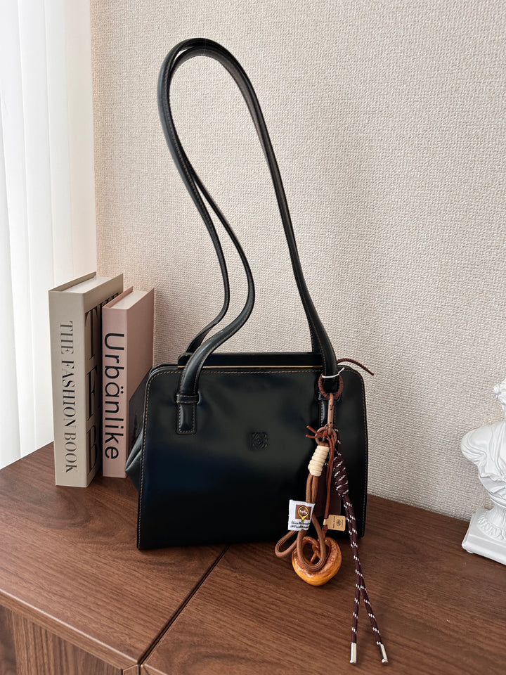 LOEWE Dark Green Box Leather Shoulder Bag 🌲🖤 Rare Vintage Beauty