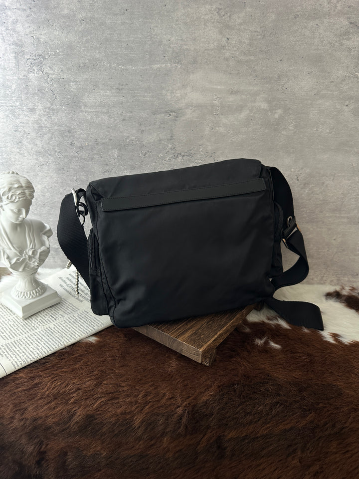 PRADA Nylon Messenger Bag ✨🖤｜Lightweight Nylon × Multi-Pocket Storage × Unisex Design