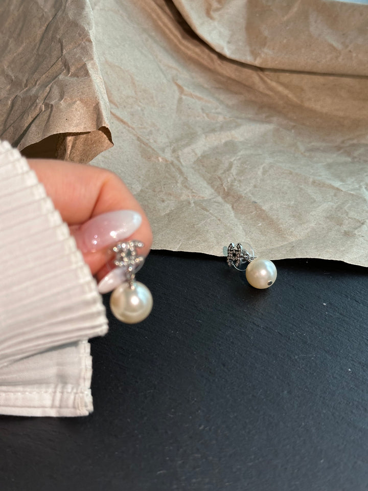 CHANEL CC Crystal &amp; Pearl Stud Earrings ✨｜Elegant Full-Set Collectible