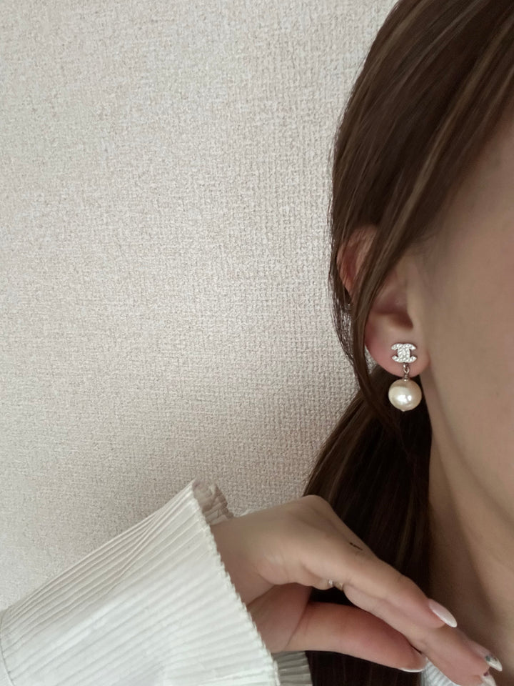 CHANEL CC Crystal &amp; Pearl Stud Earrings ✨｜Elegant Full-Set Collectible