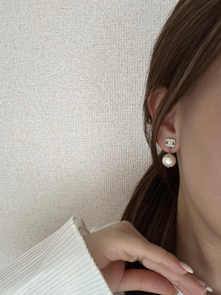 CHANEL CC Crystal &amp; Pearl Stud Earrings ✨｜Elegant Full-Set Collectible