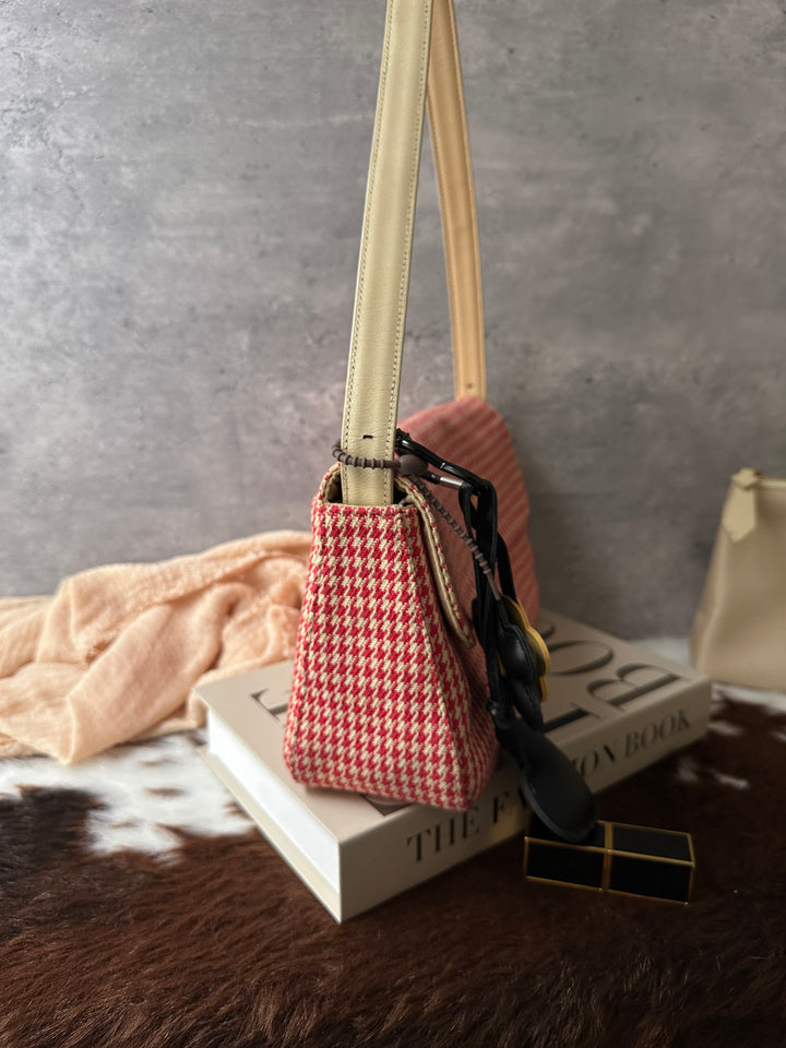 Givenchy Houndstooth Mini Baguette Shoulder Bag ❤️｜Houndstooth Pattern｜Gold 4G Logo｜With Pouch