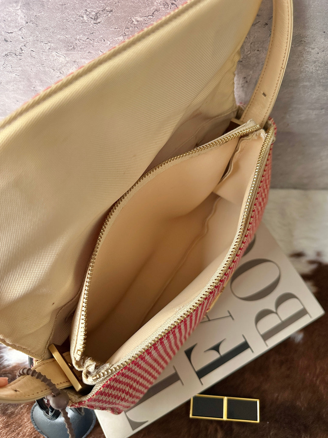 Givenchy Houndstooth Mini Baguette Shoulder Bag ❤️｜Houndstooth Pattern｜Gold 4G Logo｜With Pouch