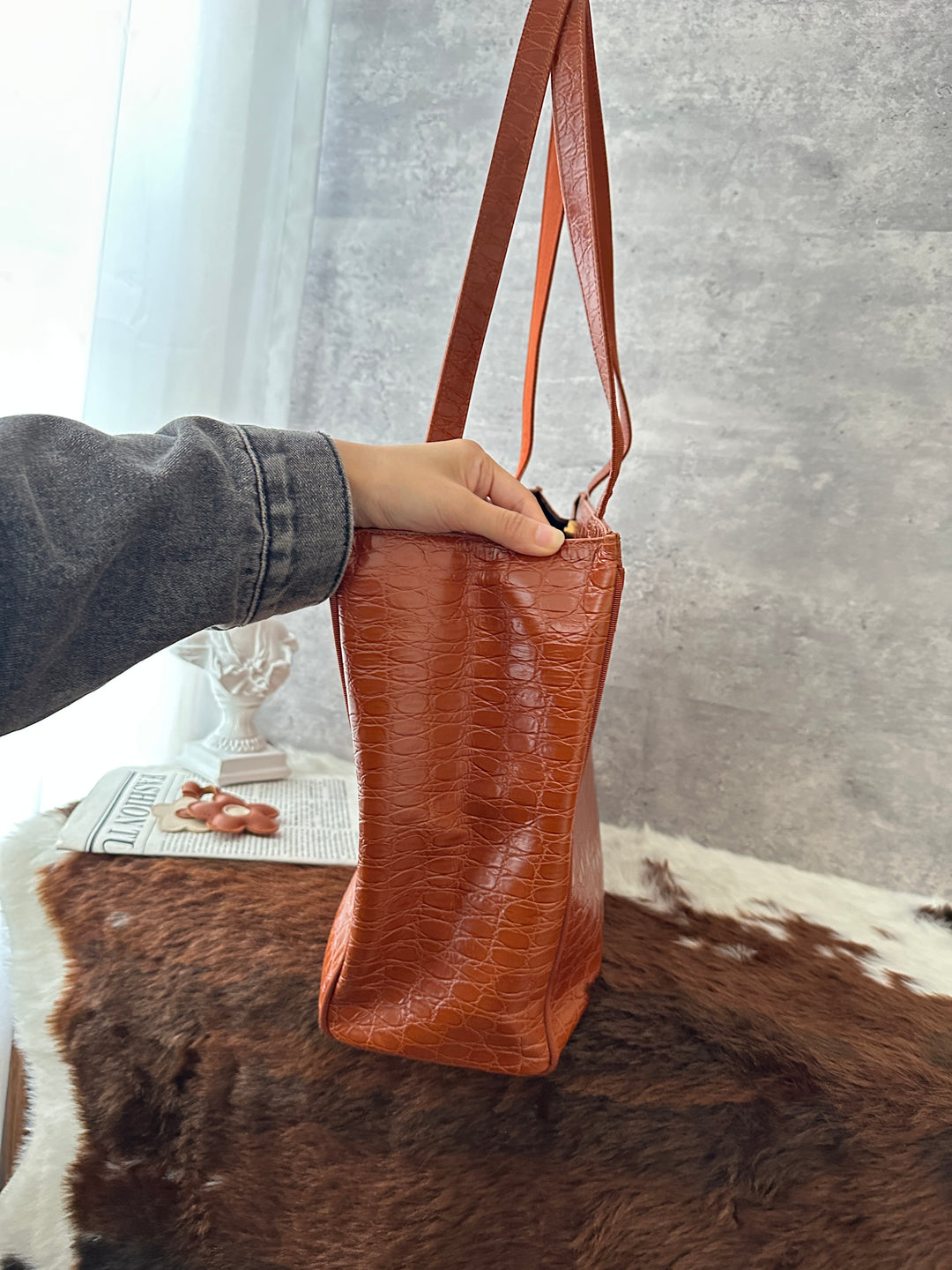 FERRAGAMO Croc-Embossed Tote Bag 🤎🧡｜Croc-Embossed Leather × Gancini Detail × Laptop-Friendly Capacity