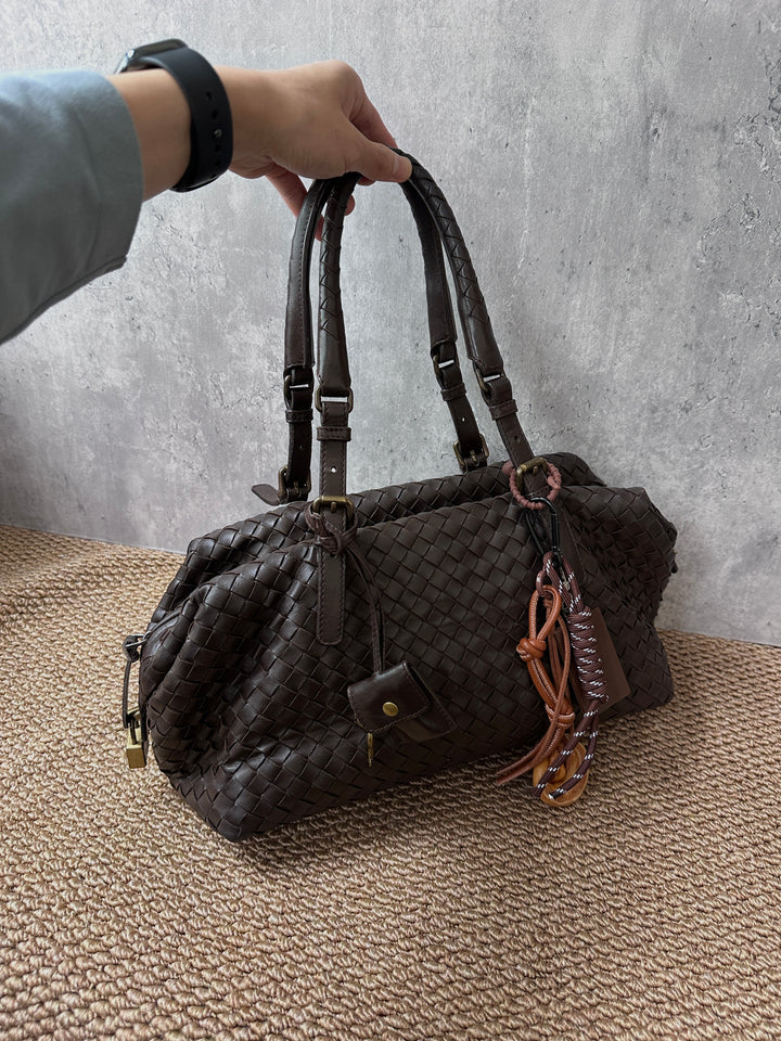 Bottega Veneta Chocolate Intrecciato Leather Hobo – With Original Lock & Keys