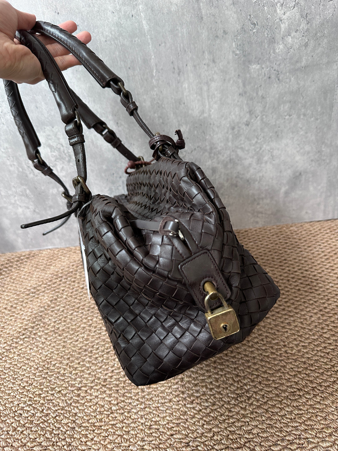 Bottega Veneta Chocolate Intrecciato Leather Hobo – With Original Lock & Keys