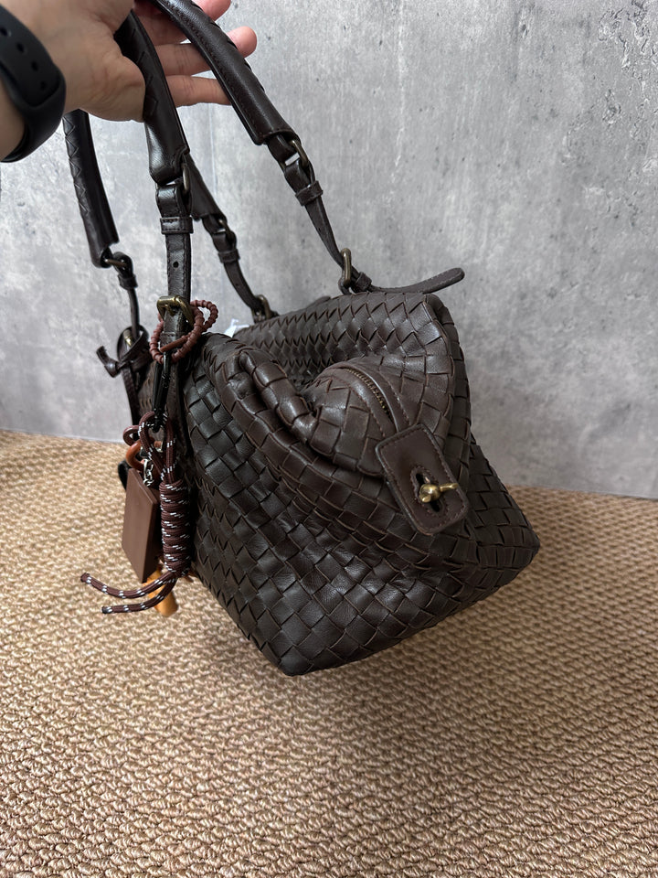 Bottega Veneta Chocolate Intrecciato Leather Hobo – With Original Lock & Keys