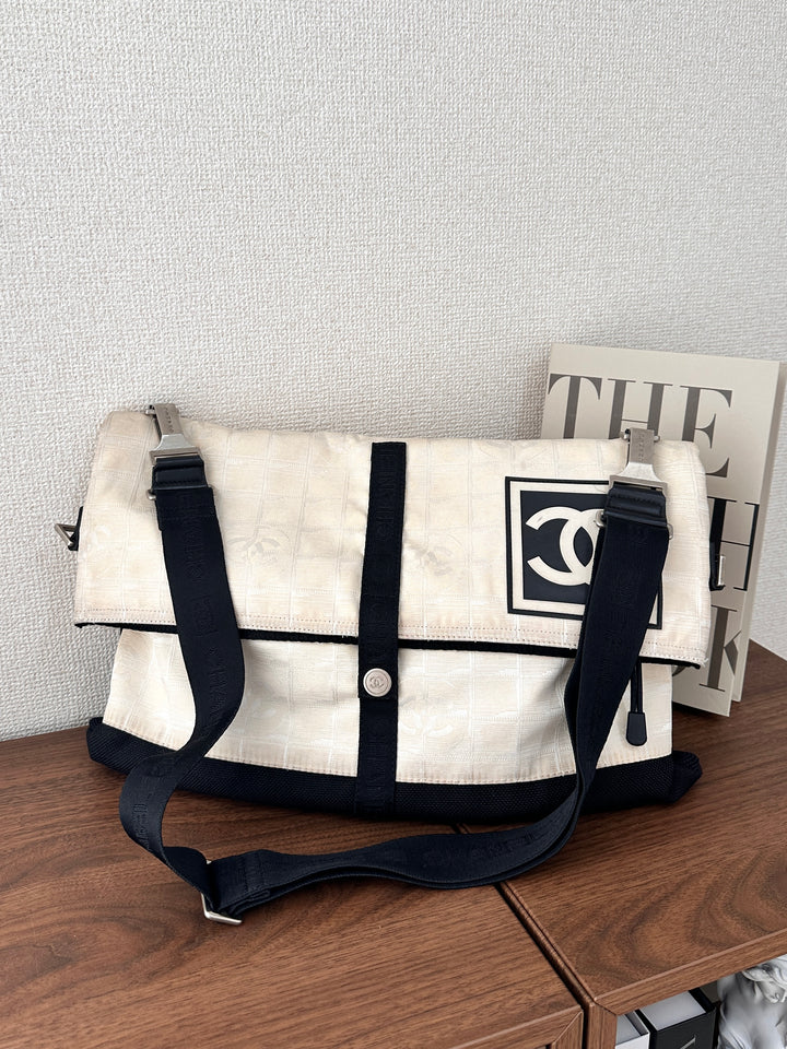 CHANEL Sport Ice Cube CC Crossbody 🖤🤍 Casual & Cool