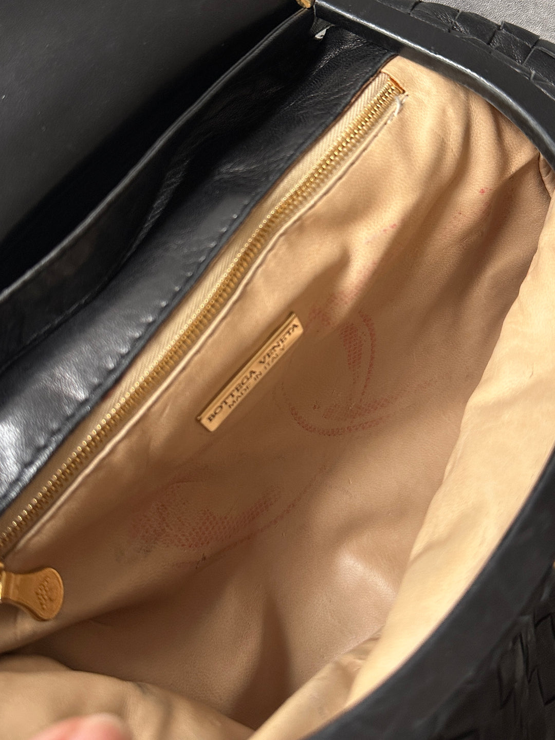 Bottega Veneta Intrecciato Crossbody Bag ✨｜Vintage Style｜Adjustable Strap｜Spacious Design