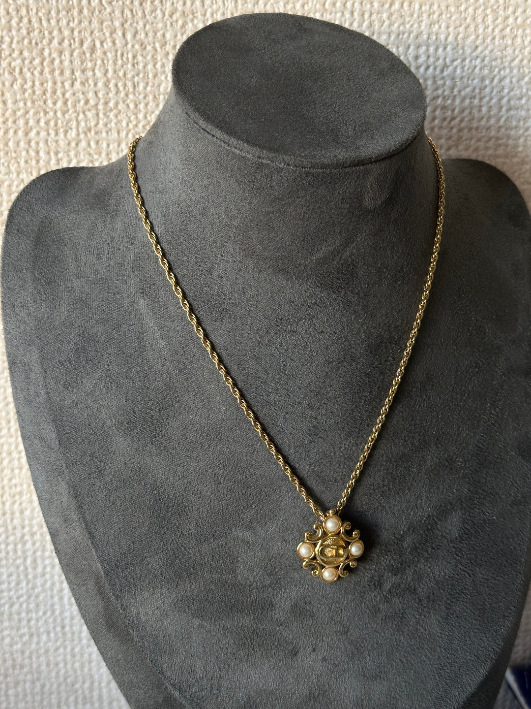 DIOR CD Pearl Logo Vintage Necklace ✨｜Elegant &amp; Rare Statement Piece