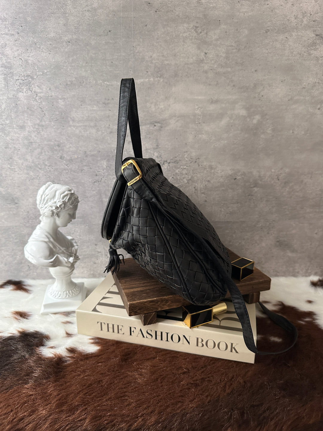 Bottega Veneta Intrecciato Crossbody Bag ✨｜Vintage Style｜Adjustable Strap｜Spacious Design