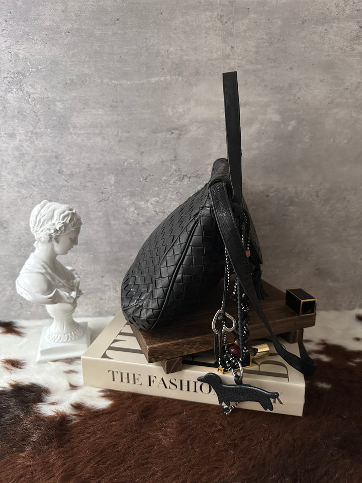 Bottega Veneta Intrecciato Crossbody Bag ✨｜Vintage Style｜Adjustable Strap｜Spacious Design