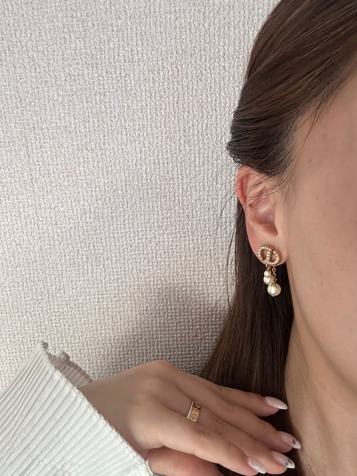 DIOR CD Logo Drop Pearl Earrings ✨｜Elegant Gold & Pearl Fusion