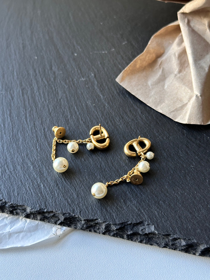 DIOR CD Logo Drop Pearl Earrings ✨｜Elegant Gold & Pearl Fusion