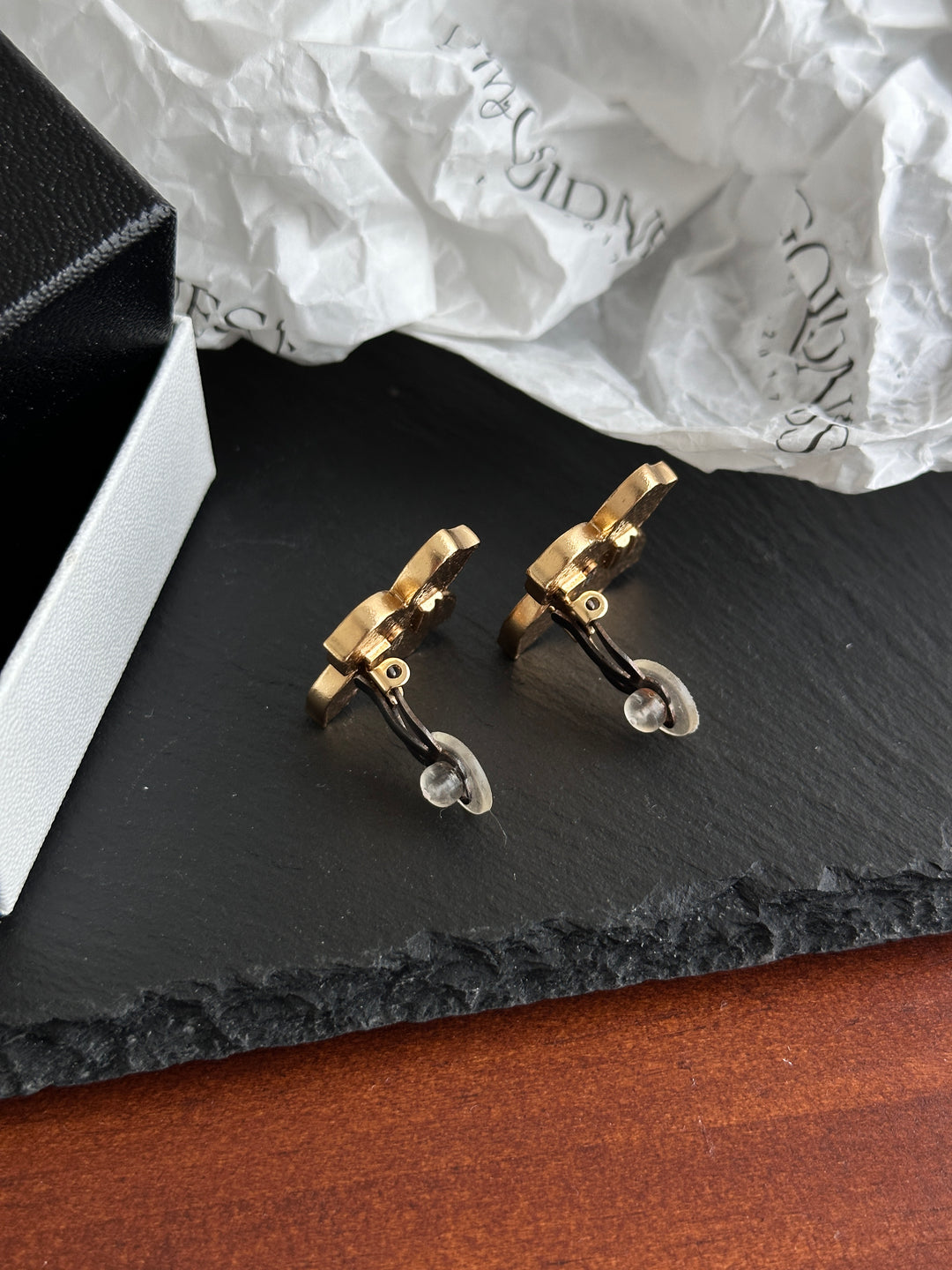 DIOR Crystal Tag Necklace – Paved Pendant × Elongated Chain Links