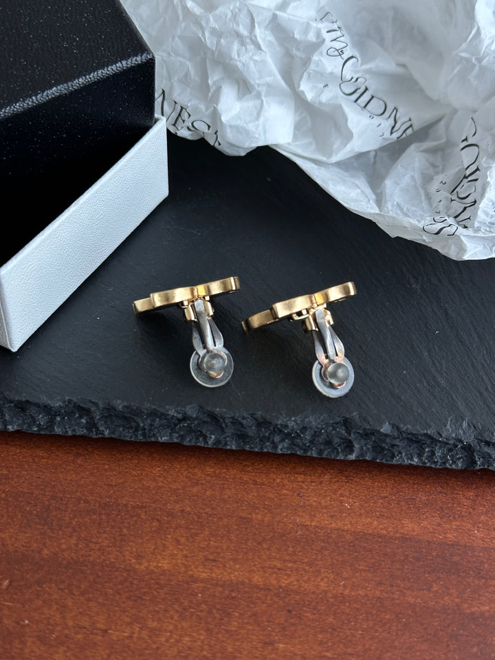 DIOR Crystal Tag Necklace – Paved Pendant × Elongated Chain Links