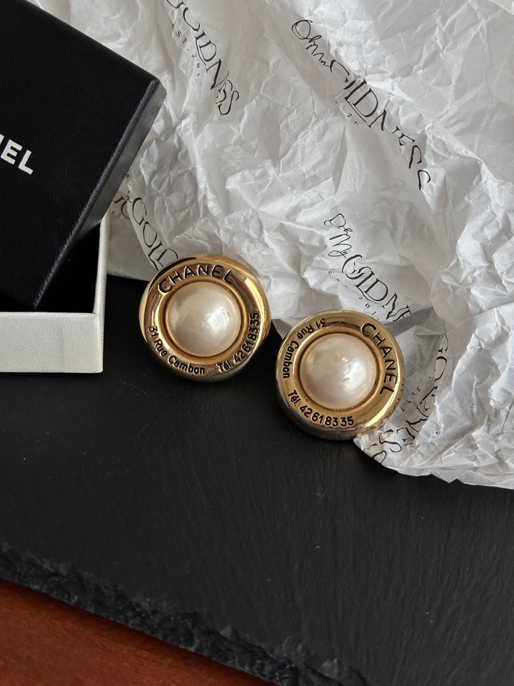 CHANEL Gold-Rimmed Pearl Clip-On Earrings – Rue Cambon Edition