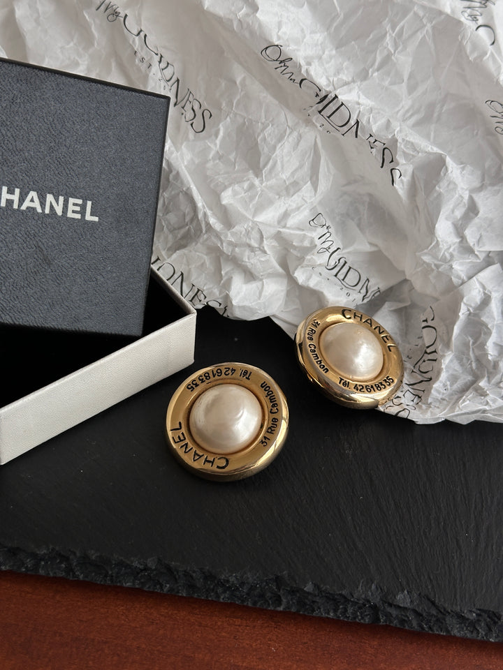 CHANEL Gold-Rimmed Pearl Clip-On Earrings – Rue Cambon Edition