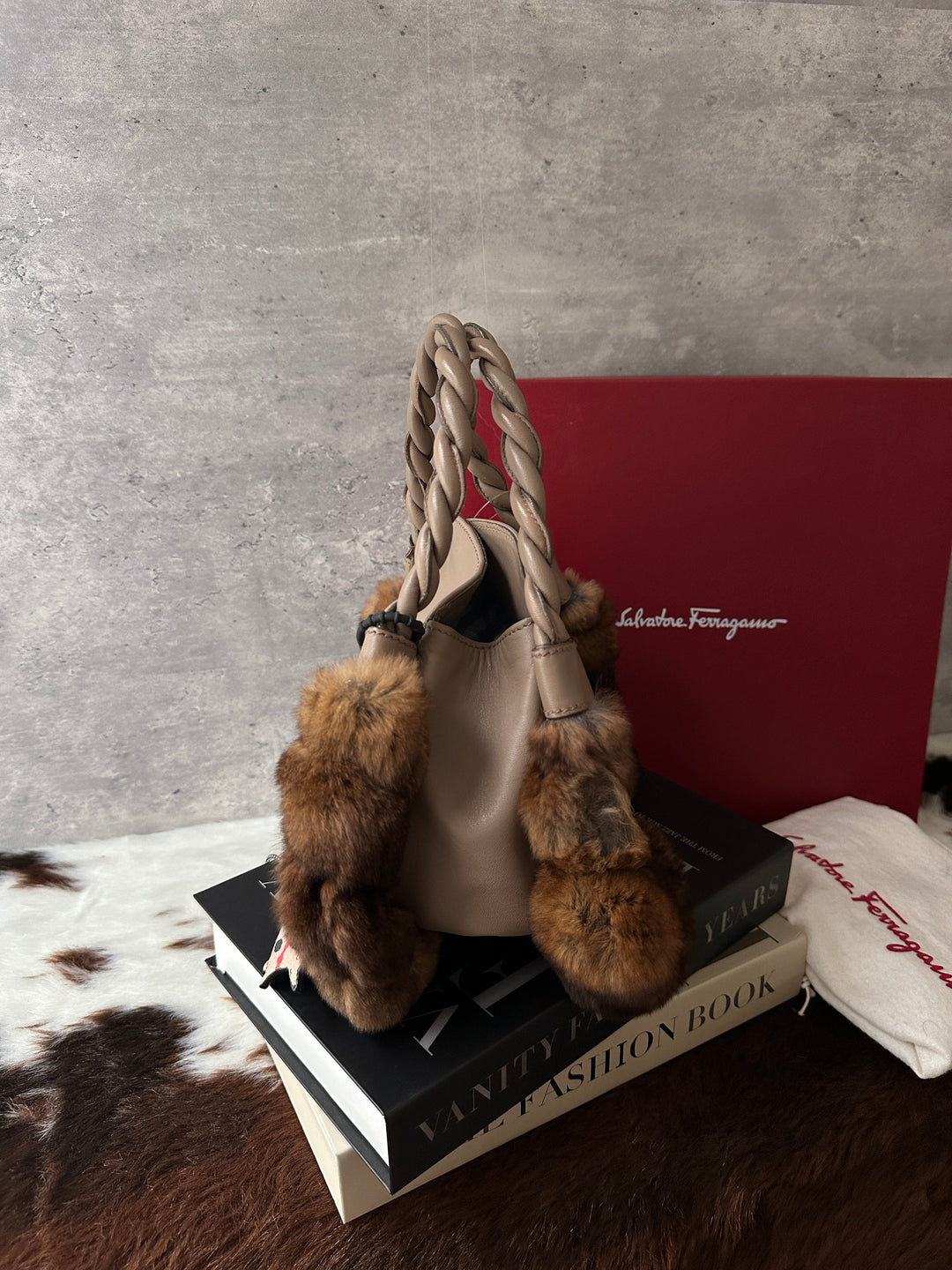 Ferragamo Fur Trim Hobo Bag 🤎｜Rare Design｜Full Set｜Shoulder-Friendly