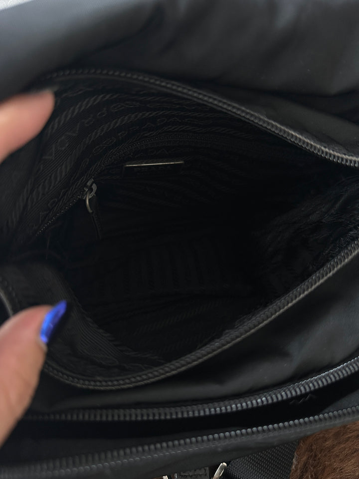 PRADA Nylon Messenger Bag 🖤✨｜Classic Black × Silver Hardware