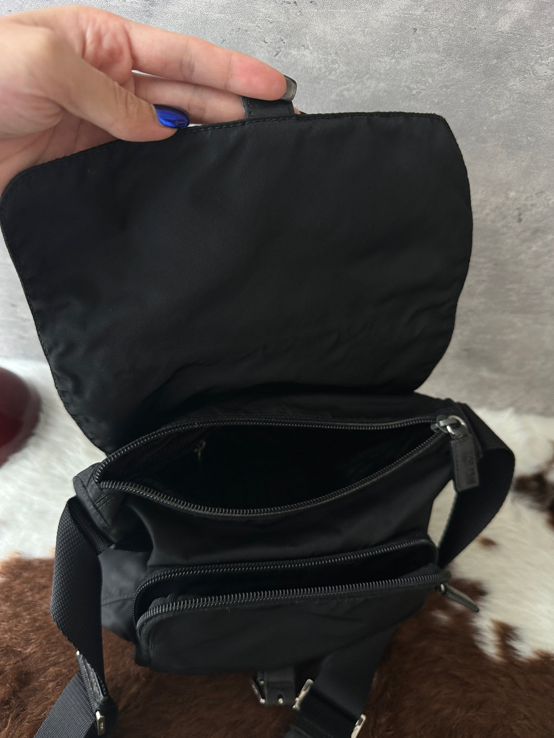 PRADA Nylon Messenger Bag 🖤✨｜Classic Black × Silver Hardware
