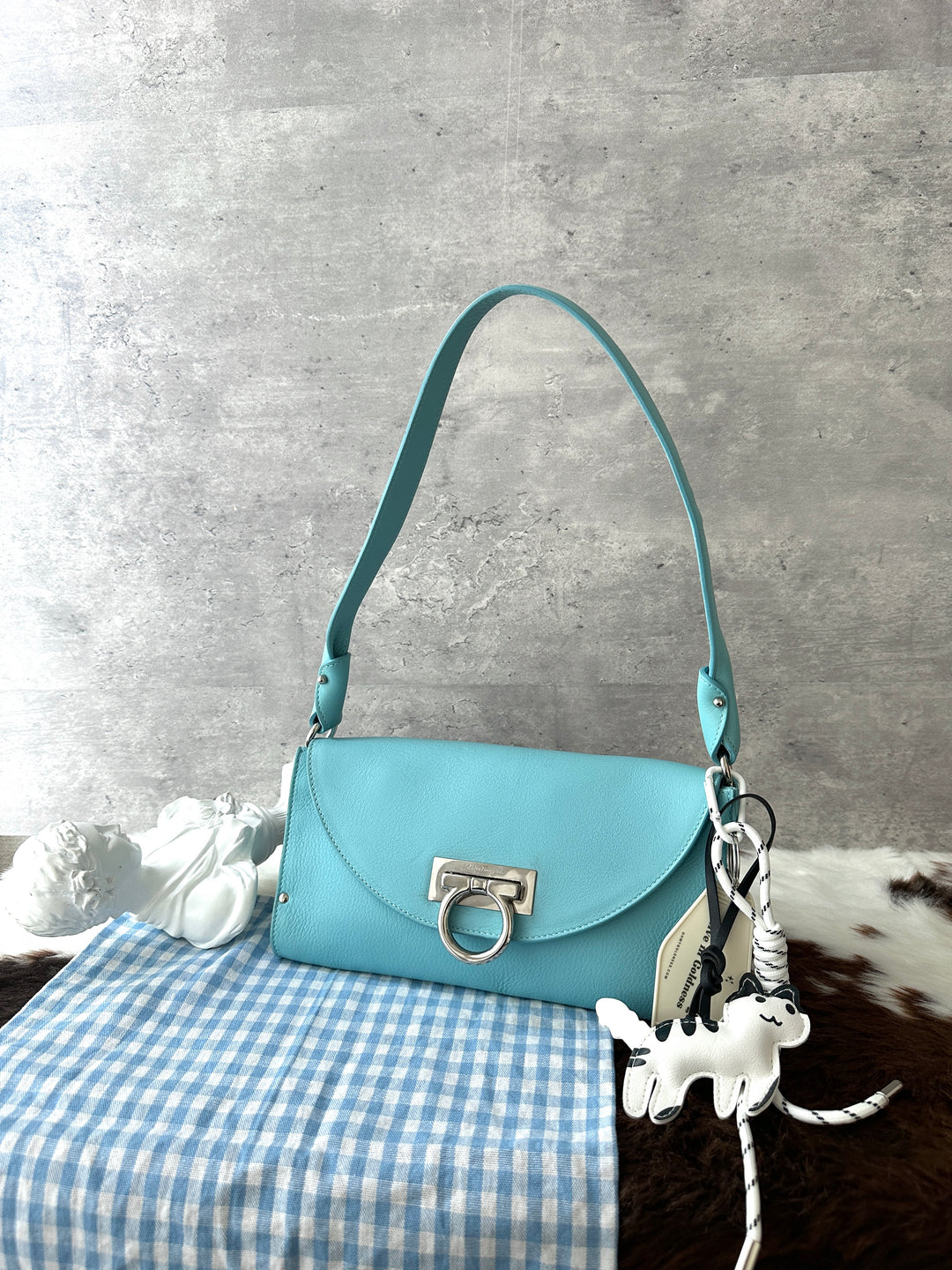 FERRAGAMO Gancini Shoulder Bag 🩵✨｜Aqua Blue × Silver Gancini × Vintage Elegance