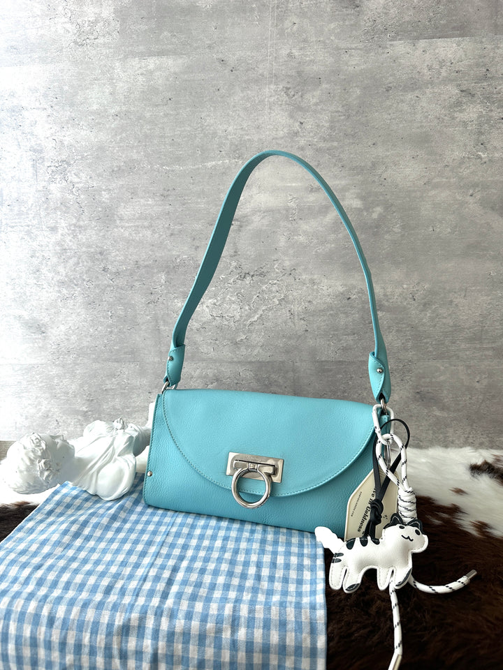 FERRAGAMO Gancini Shoulder Bag 🩵✨｜Aqua Blue × Silver Gancini × Vintage Elegance